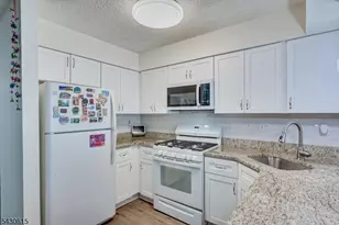 216 Amethyst Way, Franklin Township, NJ 08823 - Photo 22