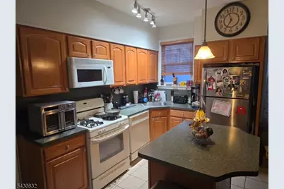 9 Schuyler Ct #2nd, Kearny, NJ 07032 - Photo 4