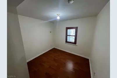 92 94 Pacific St, Newark, NJ 07105 - Photo 8