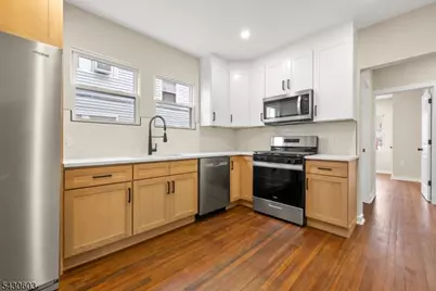 218 Ampere Pkwy #1, Bloomfield, NJ 07003 - Photo 4