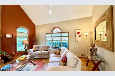 26 Poling Farm Ct, Montgomery Township, NJ 08502 - Photo 4