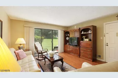 44 Crabapple Ln, Franklin Township, NJ 08823 - Photo 4