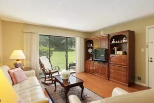 44 Crabapple Ln, Franklin Township, NJ 08823 - Photo 4