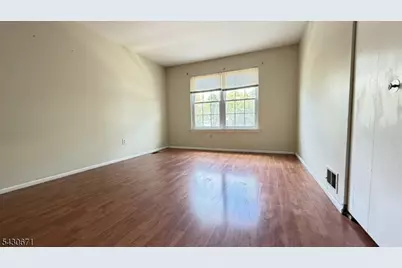 40 Whitby Cir, Franklin Township, NJ 08873 - Photo 18