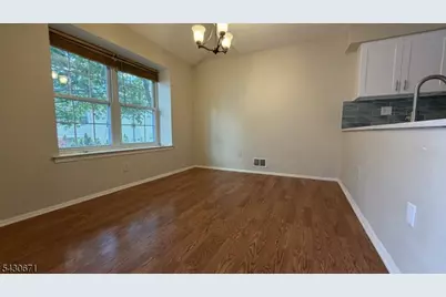 40 Whitby Cir, Franklin Township, NJ 08873 - Photo 10