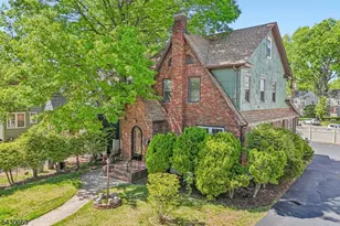 423 E Lincoln Ave, Roselle Park, NJ 07204 - Photo 2