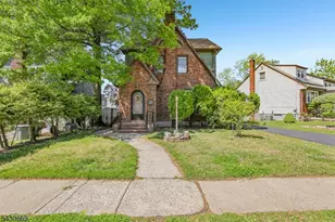 423 E Lincoln Ave, Roselle Park, NJ 07204 - Photo 1
