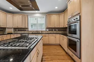 567 Mountain Ave, Springfield, NJ 07081 - Photo 10