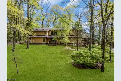 14 Beaver Brook Dr, Washington Township, NJ 07853 - Photo 1