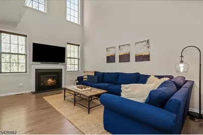 13 Julia Pl, Mount Olive, NJ 07828 - Photo 8