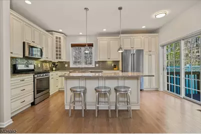 13 Julia Pl, Mount Olive, NJ 07828 - Photo 12