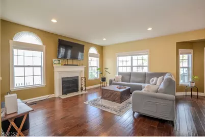 2 Danberry Ln, Bridgewater Twp., NJ 08807 - Photo 18