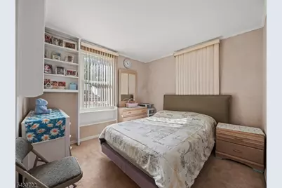 544 Goffle Hill Rd, Hawthorne, NJ 07506 - Photo 10