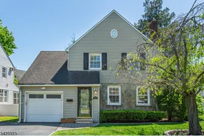16 Haines Dr, Bloomfield, NJ 07003 - Photo 2