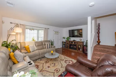3 Martha Ct, Newark, NJ 07103 - Photo 6