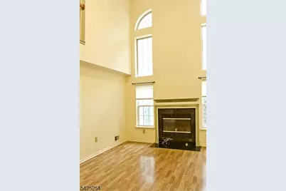 61 Washington Ct, Montville Township, NJ 07082 - Photo 2
