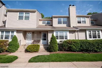 61 Freemont Ct, Franklin Township, NJ 08873 - Photo 2