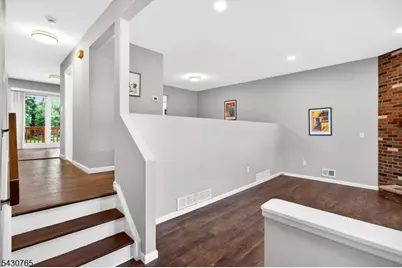 61 Freemont Ct, Franklin Township, NJ 08873 - Photo 8