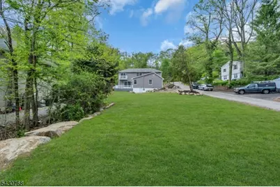 385 Maxim Dr, Hopatcong, NJ 07843 - Photo 36