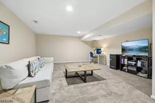 137 Kingston Ct, Madison, NJ 07940 - Photo 28