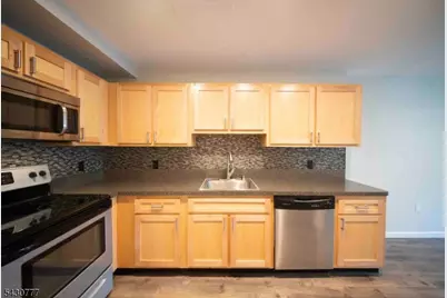 115 Polifly Rd #5D, Hackensack, NJ 07601 - Photo 6