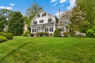 11 Pine Terrace W, Millburn, NJ 07078 - Photo 2