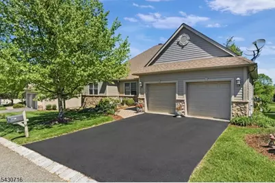 14 Wentworth Ct, Hardyston Township, NJ 07419 - Photo 1