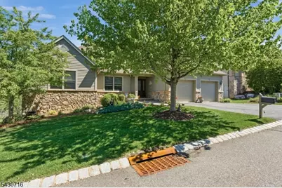 14 Wentworth Ct, Hardyston Township, NJ 07419 - Photo 2