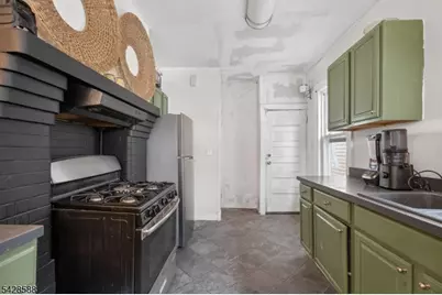 52 Clifford St, East Orange, NJ 07018 - Photo 8