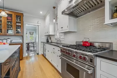 221 Christopher St, Montclair, NJ 07042 - Photo 14