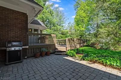 221 Christopher St, Montclair, NJ 07042 - Photo 38