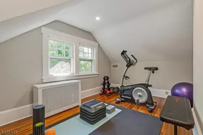 221 Christopher St, Montclair, NJ 07042 - Photo 32