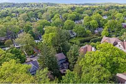 221 Christopher St, Montclair, NJ 07042 - Photo 46