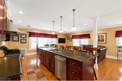 7 Wayland Dr, Verona Twp., NJ 07044 - Photo 10