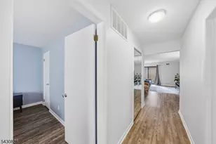 825 Riverside Ave, Lyndhurst Township, NJ 07071 - Photo 16