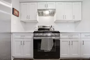 825 Riverside Ave, Lyndhurst Township, NJ 07071 - Photo 14