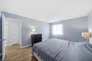 825 Riverside Ave, Lyndhurst Township, NJ 07071 - Photo 18