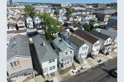 88 Komorn St, Newark, NJ 07105 - Photo 4