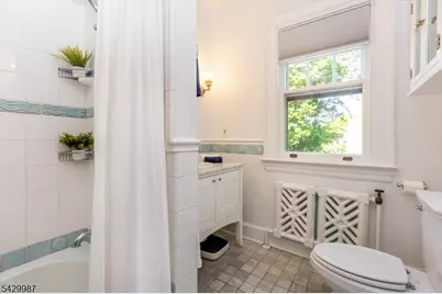 132 Christopher St, Montclair, NJ 07042 - Photo 36