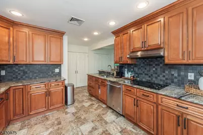 18 Evergreen Dr, Lincoln Park, NJ 07035 - Photo 14