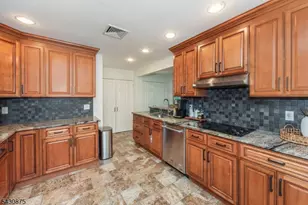 18 Evergreen Dr, Lincoln Park, NJ 07035 - Photo 14