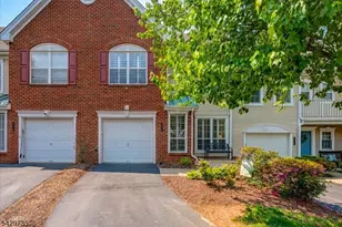 403 Timberbrooke Dr, Bedminster Township, NJ 07921 - Photo 4