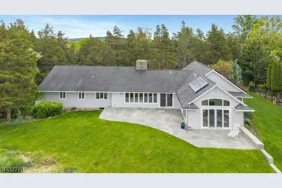 35 Ski Hill Dr, Bedminster Township, NJ 07921 - Photo 28