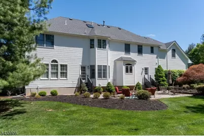 305 Charlton Ln, Branchburg Township, NJ 08853 - Photo 4