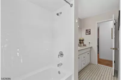 65 Miller Ave, Elmwood Park, NJ 07407 - Photo 32