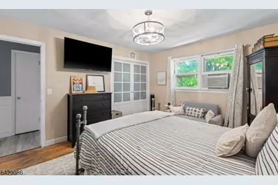 65 Miller Ave, Elmwood Park, NJ 07407 - Photo 20
