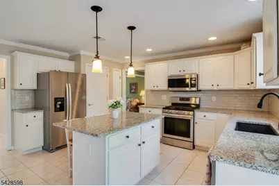 14 Chelsea Dr, Jefferson Township, NJ 07438 - Photo 10