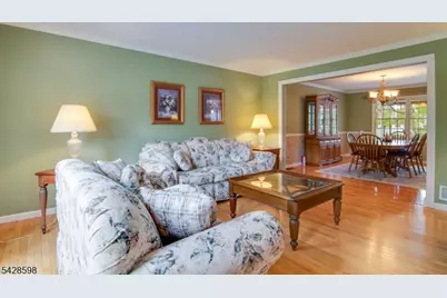 14 Chelsea Dr, Jefferson Township, NJ 07438 - Photo 6