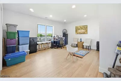 25 Mayfair Pl, Clifton, NJ 07013 - Photo 12