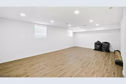 25 Mayfair Pl, Clifton, NJ 07013 - Photo 24